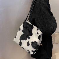 Plush Bag Women's 2021 Autumn And Winter New Trendy Versatile Large Capacity Western Style Shoulder Bag Fashion Tote Bag sku image 2