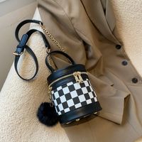 Mini Small Bag For Women Autumn And Winter 2021 New Fashion Chessboard Plaid Chain Messenger Bag High-grade Portable Bucket Bag main image 2