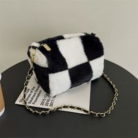 Autumn And Winter Texture Plush High-end Fashion Trendy Plush Chain Messenger Bag main image 5