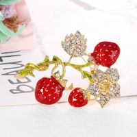 Retro Fashion Dripping Strawberry Flower Pin Elegant Graceful Plant Brooch Suit Clothing Accessories Corsage In Stock main image 3