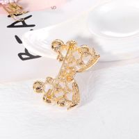 New Simple Fashion Diamond-studded Pearl Bow Brooch Clothing Accessories Wholesale main image 5