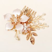New Wedding Jewelry Fashion Pearl Insert Comb Wedding Dress Accessories Flower Bridal Comb main image 4