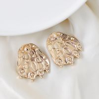 55847 European And American New Alloy Exaggerated Personalized Hand-shaped Brush Female Stud Earrings Simple Versatile Accessories Earrings main image 6