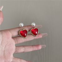French Style Vintage Court Style Inlaid Jewel Earrings Ins Love Cold Style Pearl Brass Temperament Stud Earrings Women sku image 1
