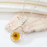 Cross-border Sold Jewelry Drop Shape Transparent Resin Dried Flower Necklace Bohemian Preserved Fresh Flower Starry Clavicle Chain sku image 4