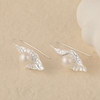 E572 Korean Style S925 Silver Pearl Earrings Women's Irregular Concave And Convex Pleated Leaf-shaped Earring Fashionable Earrings main image 3
