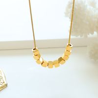 Collar Cuadrado Tridimensional Chapado En Oro De 18 Quilates De Acero De Titanio De Joyería Simple main image 3