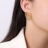 Simple Personality Titanium Steel 18k Gold Heart Earrings Wholesale main image 5