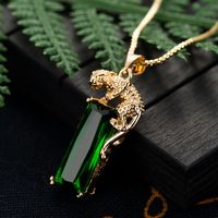 Inlaid Emerald Golden Leopard Pendant Retro Emerald Necklace Jewelry main image 4