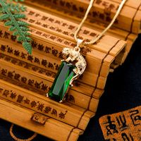 Inlaid Emerald Golden Leopard Pendant Retro Emerald Necklace Jewelry main image 5