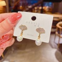 Fashion Leaf Zircon Pearl Copper Earrings main image 5