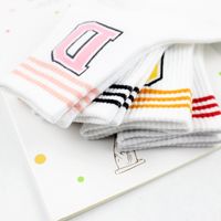 Herbst Und Winter Neue Damen Drei-stab-alphabet-sportsocken Großhandel College-stil Baumwoll-damensocken main image 5