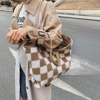 Plush Tote Large Capacity New Autumn And Winter Fashion Plush Checkerboard Shoulder Handbag sku image 1