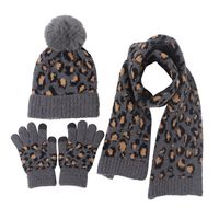 Fashion Winter New Children's Leopard Print Knitted Hat Scarf Gloves Three-piece Warm Suit sku image 2