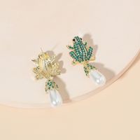 Fashion Creative Exaggerated Earrings Simple Retro Diamond Frog Pearl Earrings main image 4