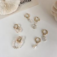 Retro Asymmetrical Circle Freshwater Pearl Earrings Ear Buckles main image 4