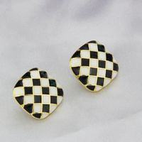 New Black White Mesh Earrings Simple Imitation Button Round Earrings main image 4