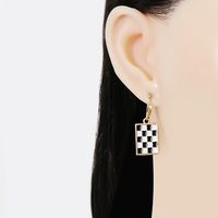 New Korean Version Of Black White Grid Heart-shaped Geometric Earrings main image 4