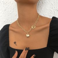 Simple Wind Necklace Geometric Hollow Heart Ot Buckle Necklace main image 3