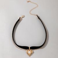Fashion Jewelry Pearl Heart Hollow Diamond Chain Choker Clavicle Chain Wholesale sku image 1