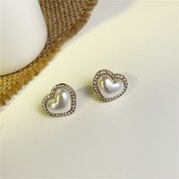 Retro Baroque Pearl Earrings Korean Personality Rhinestone Earrings Pearl Earrings main image 1