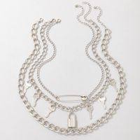 Europäische Und Amerikanische Neue Kreative Mode-schlüsselverriegelungsstift-anhänger Mehrschichtige Halskette Weiblich main image 1