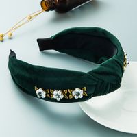 European And American Autumn And Winter New Korean Pure Color Flannel Simple Pearl Headband main image 4