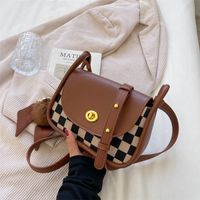 New Simple Checkerboard Armpit Bag Autumn And Winter Simple Master Retro Messenger Bag main image 3