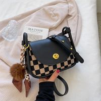 New Simple Checkerboard Armpit Bag Autumn And Winter Simple Master Retro Messenger Bag main image 4