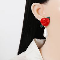 Retro Fashion Simple Rose Water Drop Pearl Earrings main image 3