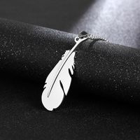 Men's Titanium Steel White Feather Pendent Necklace 60cm main image 3