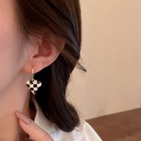 Fashion Dripping Oil Heart Black White Checkered Earrings main image 5