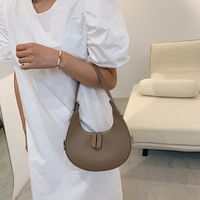 Personalized Crescent Handbag Textured Underarm Bag sku image 2