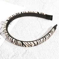 New Leather Headband Black And White Plaid Headband Retro Simple Toothed Anti-skid Headwear sku image 2