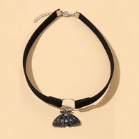 New Retro Simple Korean Velvet Clavicle Chain Fashion Creative Moth Cactus Necklace Wholesale main image 3