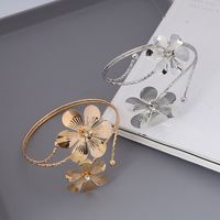 Fashion New Jewelry Bracelet Exaggerated Metal Flower Arm Ring Diamond Open Arm Bracelet main image 3