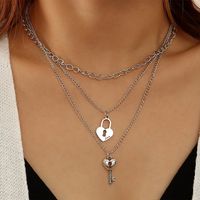 Mode Lange Quaste Schlüssel Liebesschloss Mehrschichtige Halskette main image 1