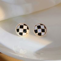 Fashion Trendy Autumn And Winter Temperament Plaid Earrings Wholesale main image 5