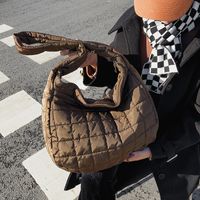 Winter-großraumtasche 2021 Neue Trendige Mode Einfache Gitter-umhängetasche main image 1