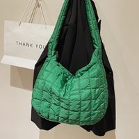 Winter Large-capacity Bag 2021 New Trendy Fashion Simple Lattice Shoulder Tote Bag main image 5