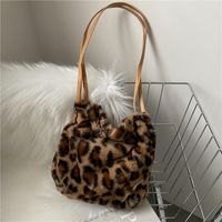 New Trendy Cute Plush Handbags Western Simple One-shoulder Diagonal sku image 4