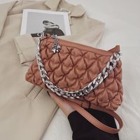 Fashion Messenger Small Bag Autumn And Winter New Texture Chain Rhombus One Shoulder Cloud Bag sku image 3