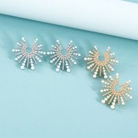 Creative C-shaped Sunflower Diamond Pearl Earrings Ear Jewelry main image 1