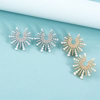 Creative C-shaped Sunflower Diamond Pearl Earrings Ear Jewelry main image 2