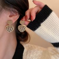 Fall Winter Retro Fabric Houndstooth Heart Earrings Fashion Color Contrast Checked Earrings main image 3