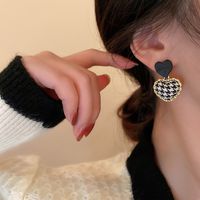 Fall Winter Retro Fabric Houndstooth Heart Earrings Fashion Color Contrast Checked Earrings main image 4