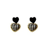 Fall Winter Retro Fabric Houndstooth Heart Earrings Fashion Color Contrast Checked Earrings main image 6