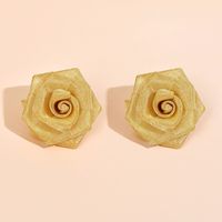 Européen Et Américain Exagérée L'industrie Lourde Femmes De Main-tissé Roses Généreux Boucles D'oreilles Exclusive Pour Croix-frontière Populaire Ornement D'oreille De Goujon main image 4