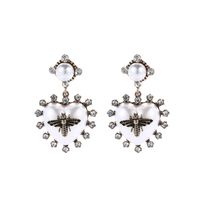 Boucles D&#39;oreilles Insectes Abeille Perle En Alliage Baroque En Forme De Cœur Clouté De Diamants sku image 2