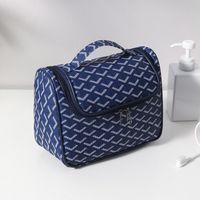 Bolsa De Aseo Con Impresión De Cuero Pu Colgada Con Gancho Para El Baño En Casa Bolsa De Almacenamiento Resistente Al Agua Gran Capacidad Para Lavar Viajes Bolsa Colgante Bolsa De Cosméticos main image 2